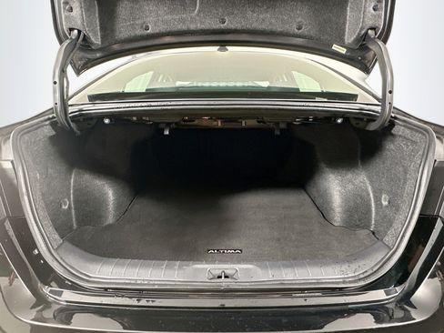 Used 2024 Nissan Altima 2.5 SV FWD image 27