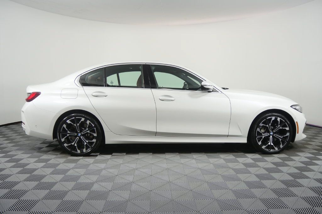 Certified 2025 BMW 330i Sedan RWD image 3