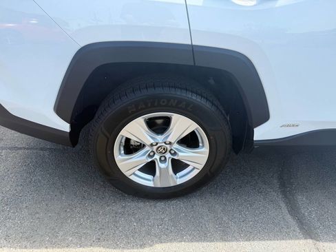 Used 2021 Toyota RAV4 LE AWD/4WD image 40