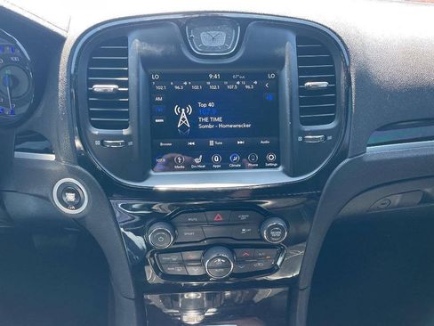 Used 2018 Chrysler 300 S RWD image 18