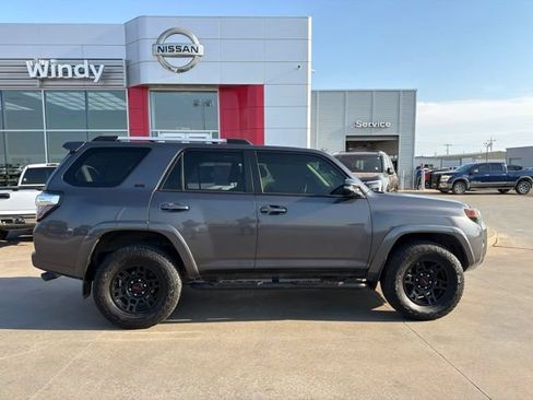 Used 2021 Toyota 4Runner SR5 Premium w/ Moonroof Package AWD/4WD image 8
