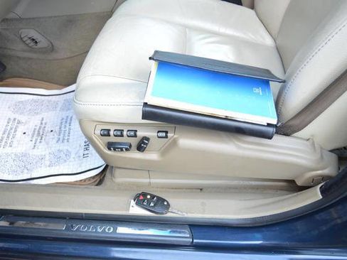 Used 2014 Volvo XC90 3.2 w/ Climate Package image 32