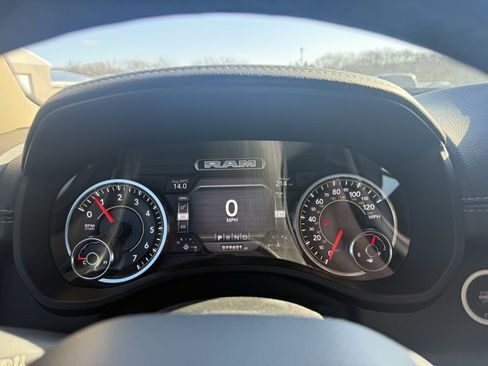 Used 2019 RAM 1500 Laramie image 12