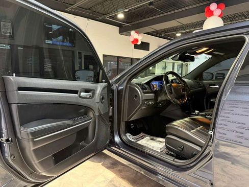 Used 2019 Chrysler 300 S image 23