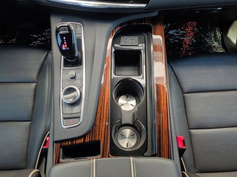 Certified 2021 Cadillac Escalade Premium Luxury image 7