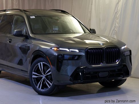 Used 2027 BMW X7 xDrive40i w/ M Sport Package AWD/4WD image 2