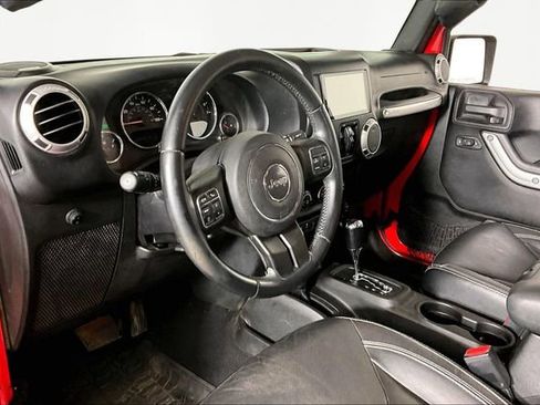 Used 2015 Jeep Wrangler Unlimited Sahara w/ Connectivity Group image 16