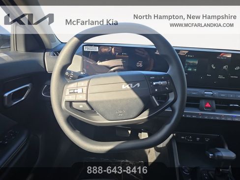 New 2025 Kia K4 LXS image 13