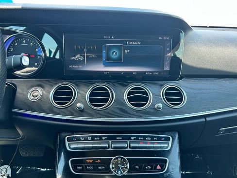 Used 2017 Mercedes-Benz E 300 4MATIC image 23