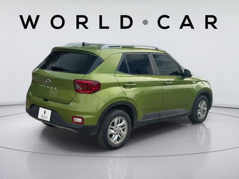 Used 2020 Hyundai Venue SEL FWD image 4
