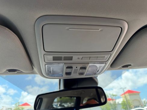 Used 2015 Honda Odyssey Touring image 31