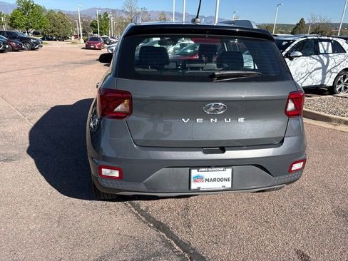 Used 2023 Hyundai Venue Limited FWD image 32