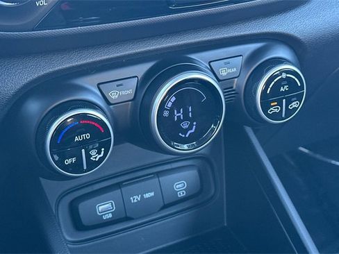 Used 2024 Hyundai Venue SEL image 23