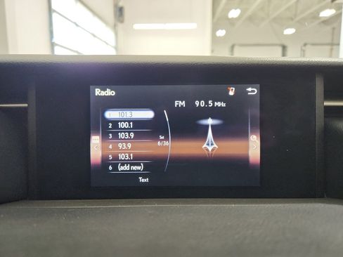 Used 2016 Lexus IS 200t image 18