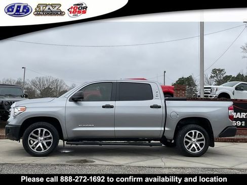 Used 2017 Toyota Tundra SR5 w/ SR5 Upgrade Package image 4