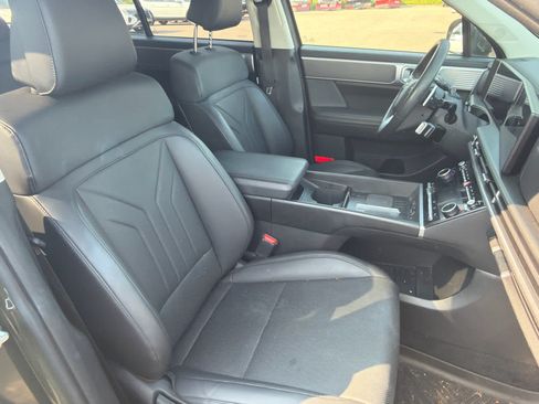 Used 2025 Hyundai Santa Fe SEL FWD image 7