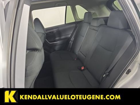 Used 2022 Toyota RAV4 LE AWD/4WD image 25