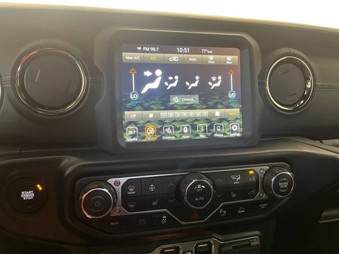 Used 2022 Jeep Wrangler Unlimited Sahara AWD/4WD image 18