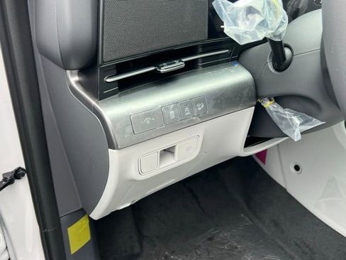 New 2026 Hyundai Kona SE image 11