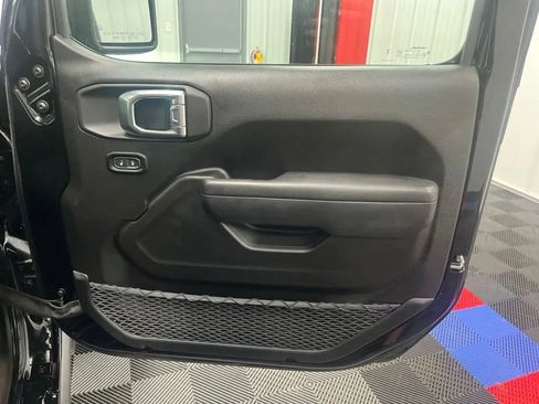 Used 2026 Jeep Wrangler Unlimited Rubicon AWD/4WD image 13