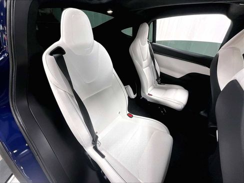 Used 2024 Tesla Model X Plaid image 32