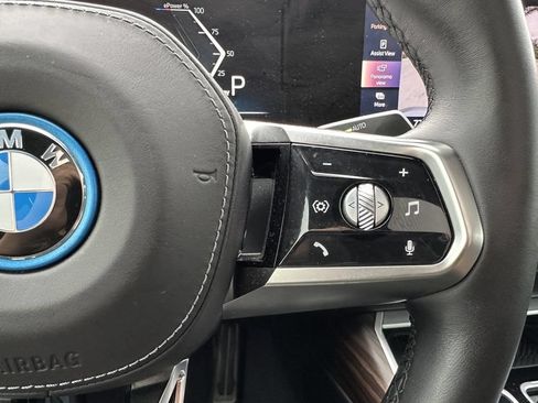 Used 2023 BMW i7 xDrive60 AWD/4WD image 28