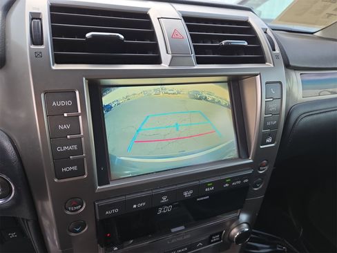 Used 2019 Lexus GX 460 image 26