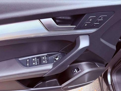 Used 2024 Audi Q5 2.0T Premium image 29