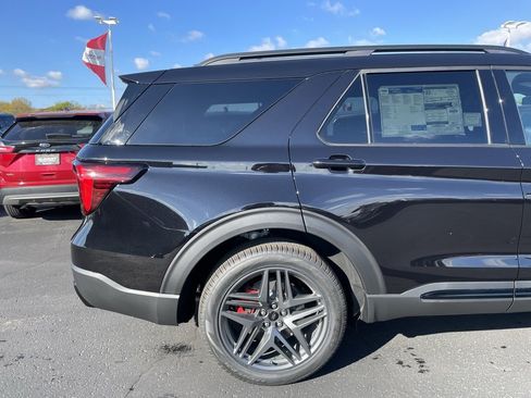 New 2026 Ford Explorer ST-Line w/ ST-Line Street Pack image 42