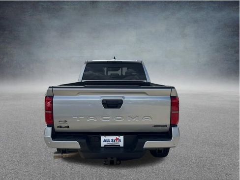 Used 2025 Toyota Tacoma TRD Off-Road AWD/4WD image 9
