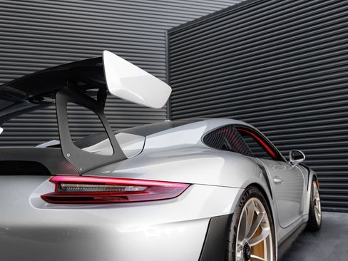 Certified 2019 Porsche 911 GT2 RS RWD image 39