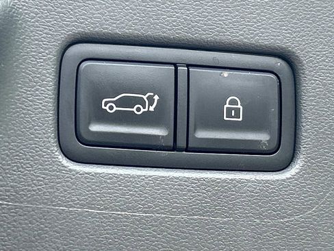 Used 2025 Hyundai Santa Fe SE FWD image 14