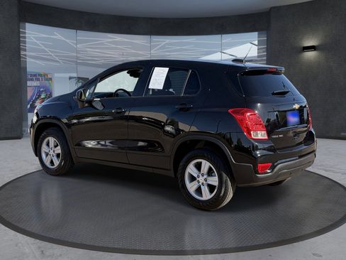 Used 2022 Chevrolet Trax LS w/ Tint and Cruise Package AWD/4WD image 4
