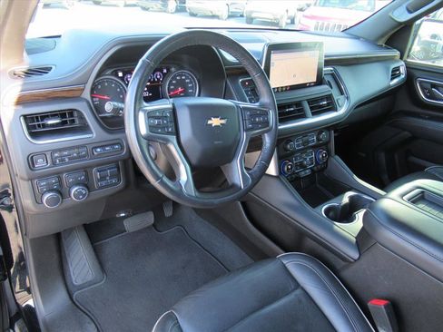 Used 2021 Chevrolet Tahoe Premier w/ Premium Package image 14