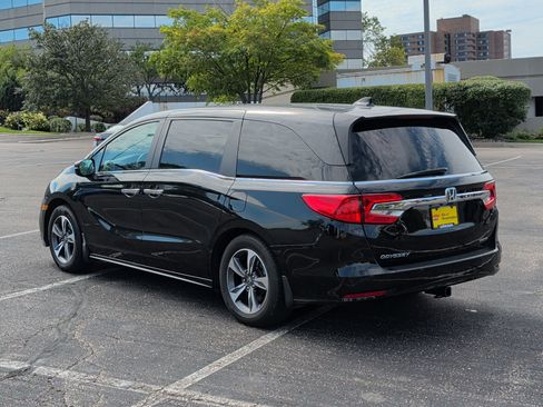 Used 2018 Honda Odyssey Touring image 3
