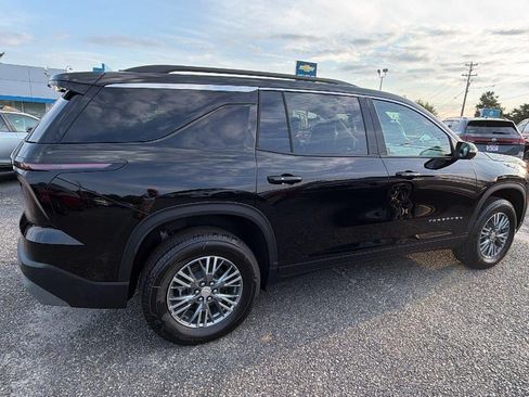 New 2026 Chevrolet Traverse LT w/ Driver Confidence Package FWD image 8