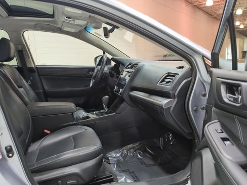 Used 2019 Subaru Outback 2.5i Limited w/ Popular Package #2 AWD/4WD image 9