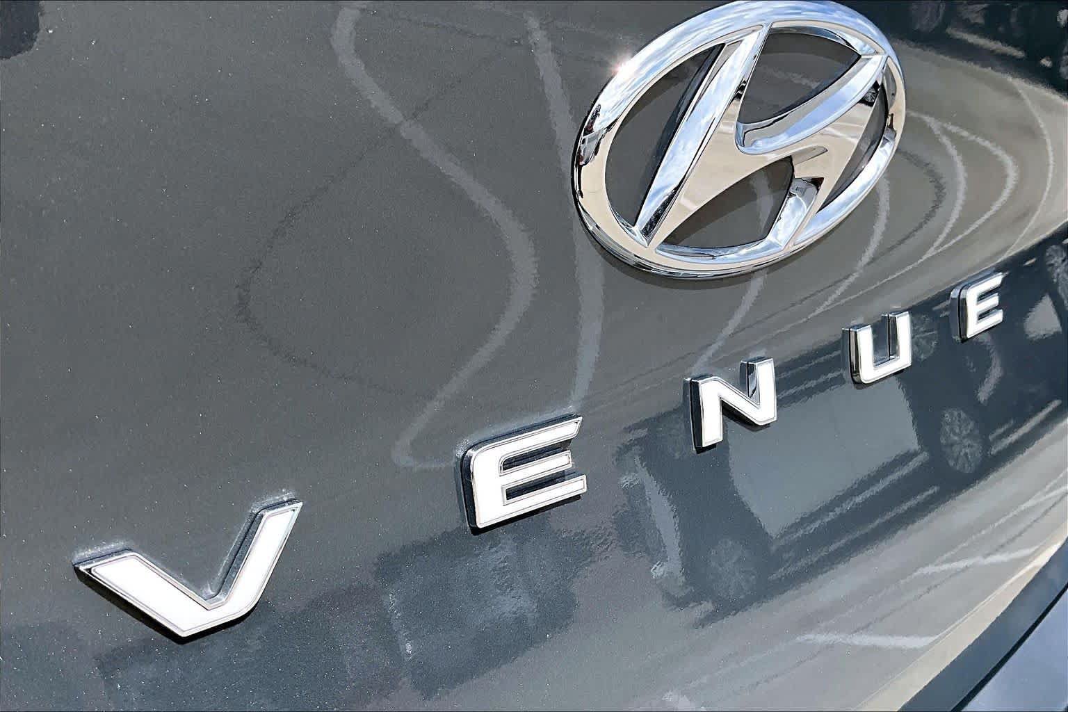 Certified 2026 Hyundai Venue SEL FWD image 10