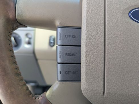 Used 2007 Ford F150 XLT AWD/4WD image 14