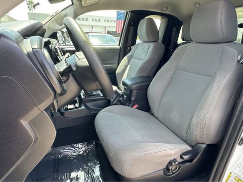 Used 2018 Toyota Tacoma SR RWD image 8