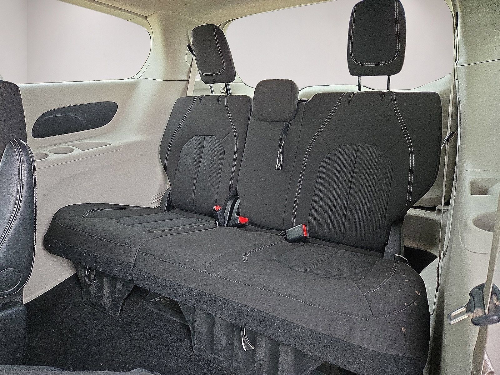 Used 2024 Chrysler Voyager LX FWD image 15