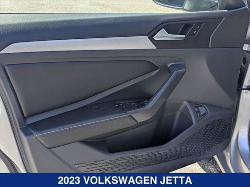 Used 2023 Volkswagen Jetta SE w/ Panoramic Sunroof Package FWD image 10