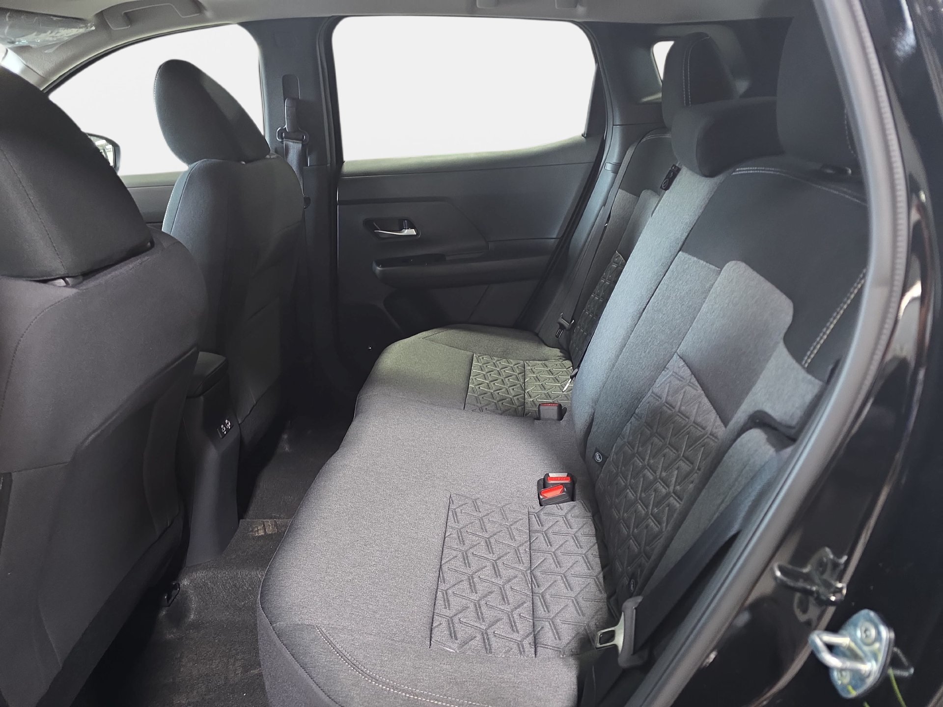 New 2027 Nissan Kicks SV w/ SV Premium Package FWD image 13