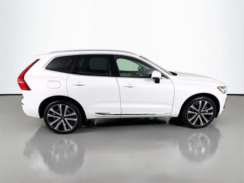 Used 2023 Volvo XC60 B6 Ultimate w/ Climate Package image 8