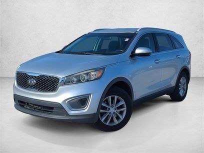 Used 2017 Kia Sorento LX w/ LX Convenience Package