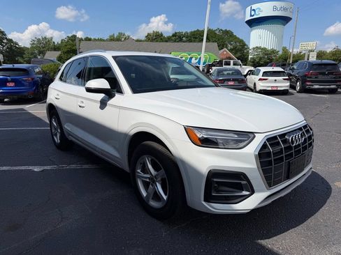 Used 2023 Audi Q5 2.0T Premium w/ Convenience Package AWD/4WD image 4
