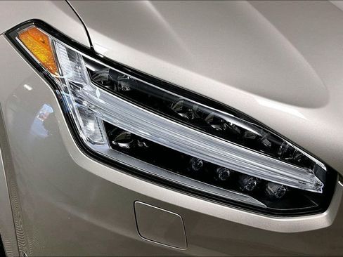 Used 2024 Volvo XC90 B6 Plus w/ Protection Package image 29