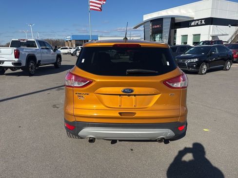 Used 2016 Ford Escape SE image 4