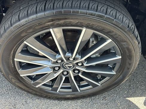 Used 2024 Lexus GX 550 w/ Accessory Package (2T) image 34