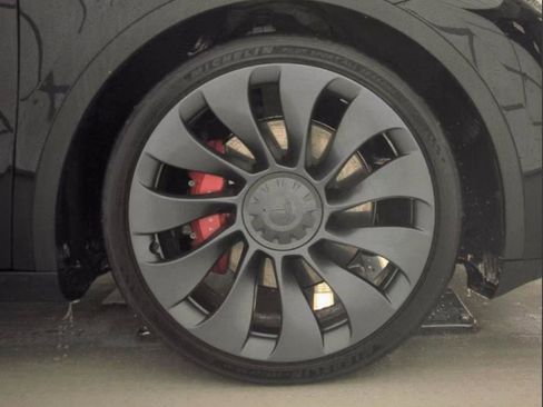 Used 2023 Tesla Model Y Performance AWD/4WD image 15